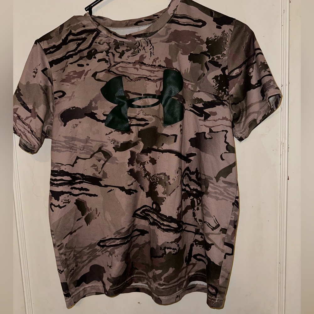 Kids Camo Size L Under Armour T-shirt